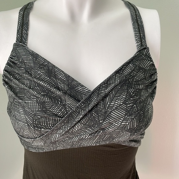 Lululemon Wrap It Up Tank Racerback Lot - Picture 10 of 14